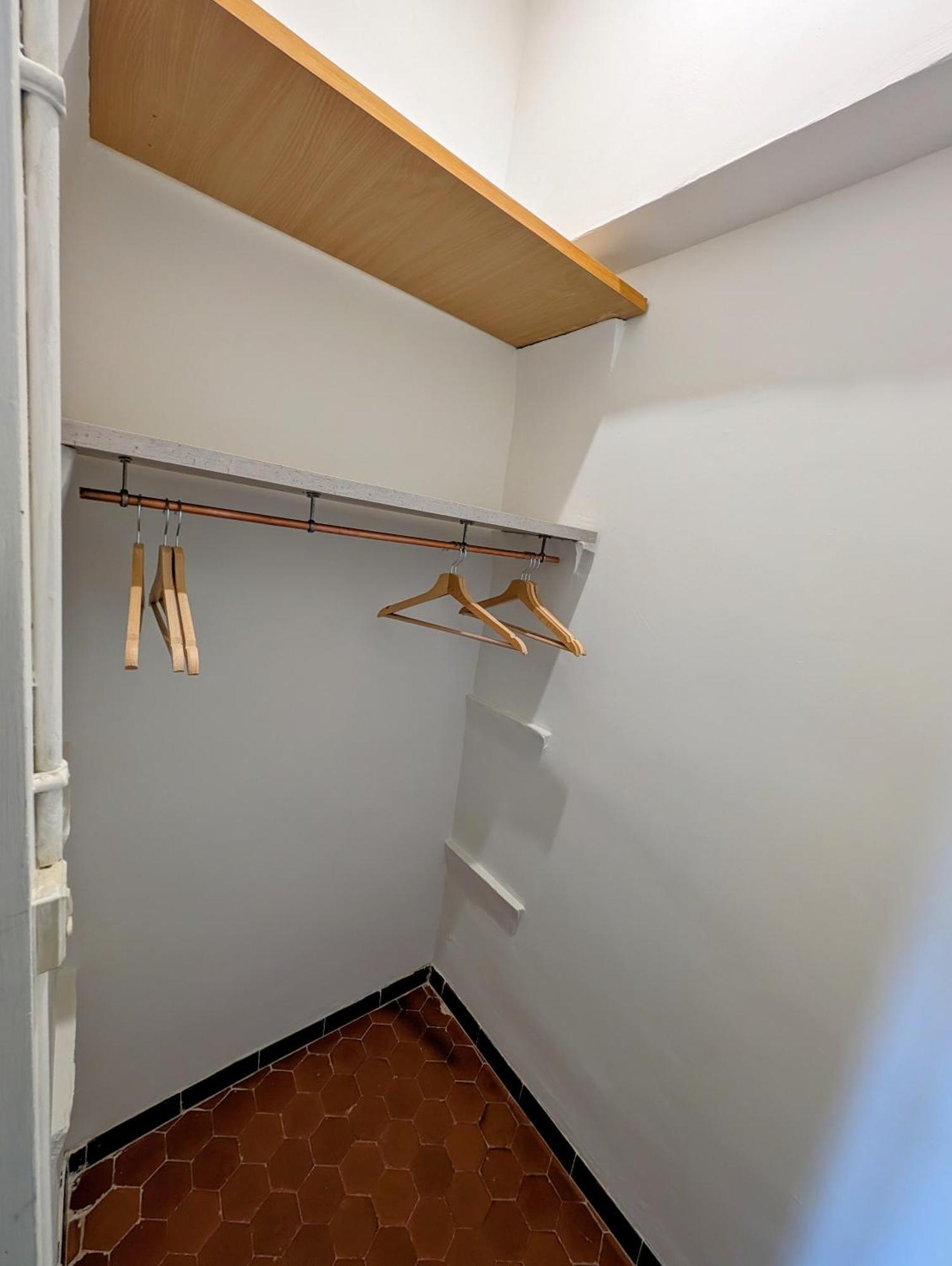 Maison De Style Tout Confort, Position Ideale, Avec Clim Et Petit Exterieur Orange  Luaran gambar