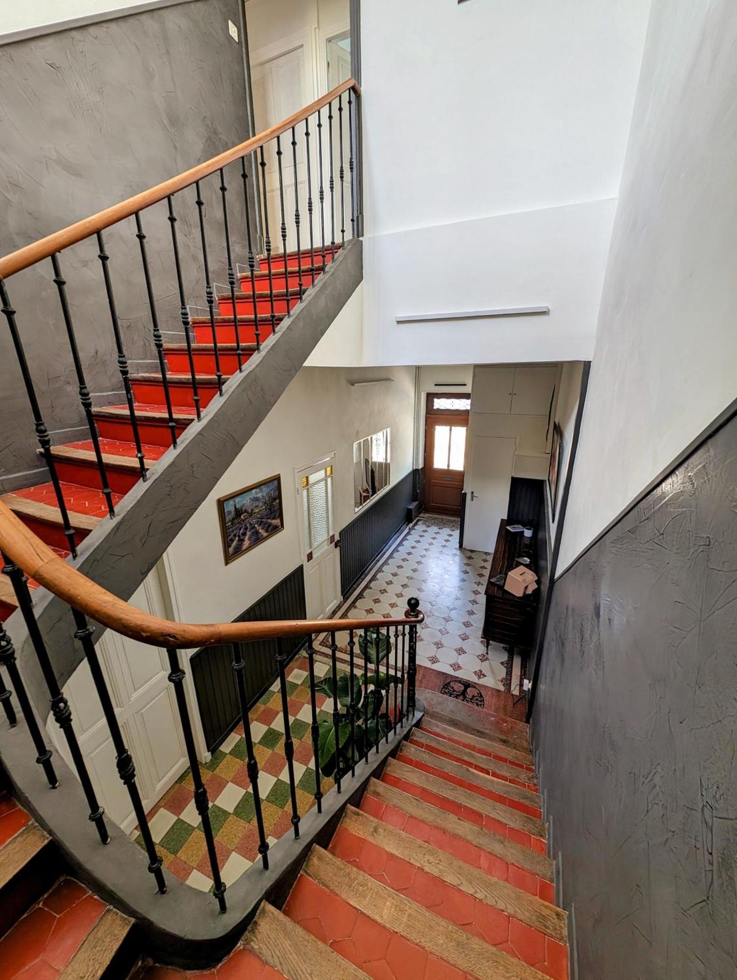 Maison De Style Tout Confort, Position Ideale, Avec Clim Et Petit Exterieur Orange  Luaran gambar