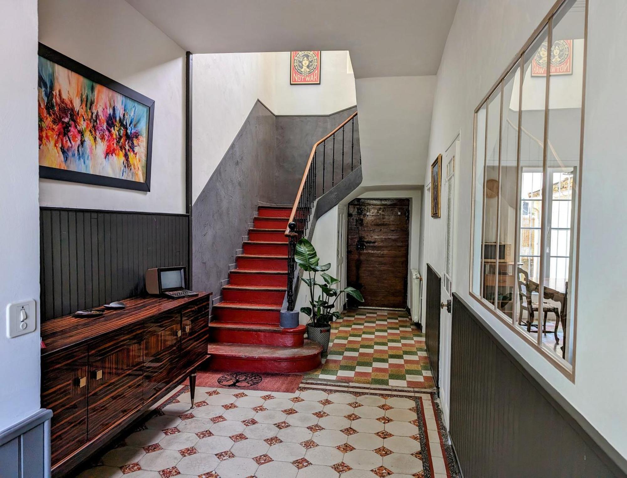 Maison De Style Tout Confort, Position Ideale, Avec Clim Et Petit Exterieur Orange  Luaran gambar